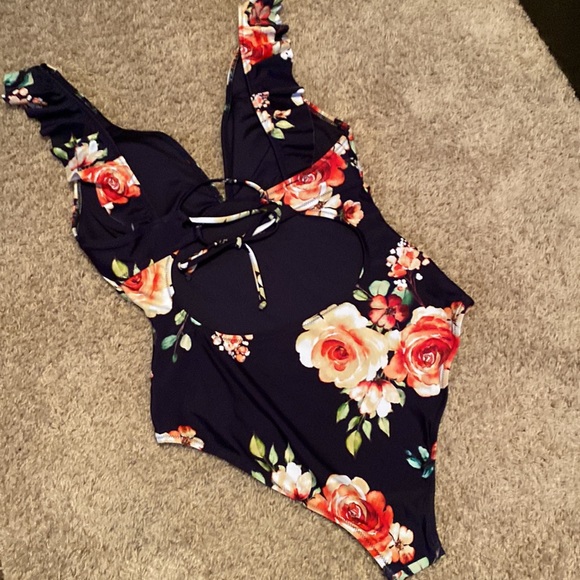 CUPSHE one piece Navy Floral Swimsuit - Picture 3 of 8
